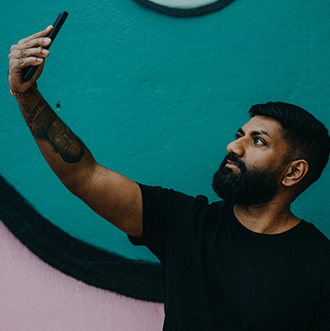 Prashanna Jeyakumar in witziger Pose
